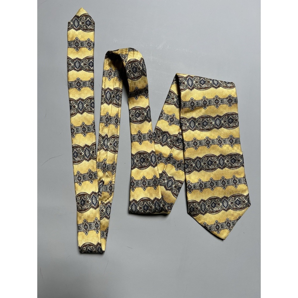 Roundtree & Yorke‎ Men's Gold Geometric Woven Silk Pointed Handmade